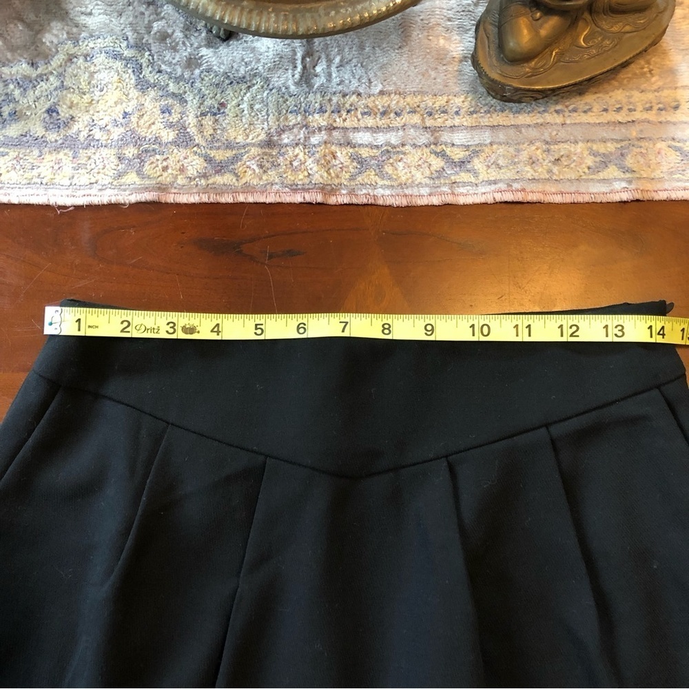 Ann Taylor LOFT high vibration fabric 100%Wool Black midi skirt w/pleats size 4P - Picture 5 of 6